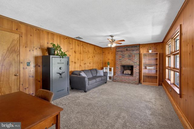 141 SIEGFRIED AVE, Nazareth, PA 18064