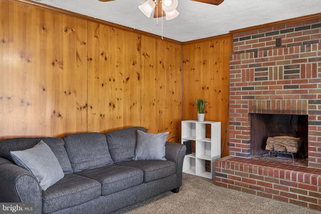 141 SIEGFRIED AVE, Nazareth, PA 18064