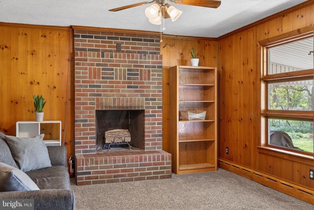 141 SIEGFRIED AVE, Nazareth, PA 18064
