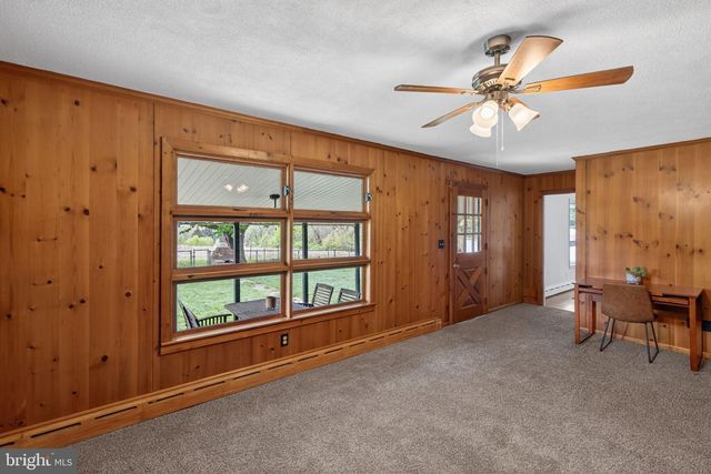 141 SIEGFRIED AVE, Nazareth, PA 18064