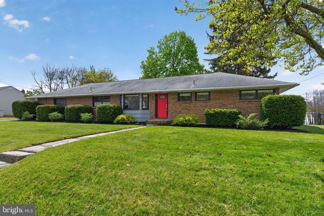 141 SIEGFRIED AVE, Nazareth, PA 18064