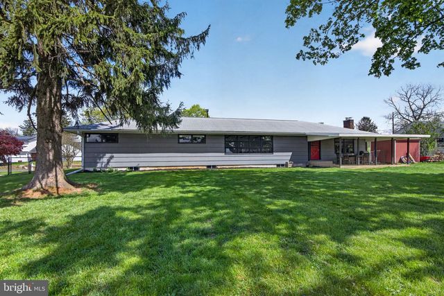 141 SIEGFRIED AVE, Nazareth, PA 18064