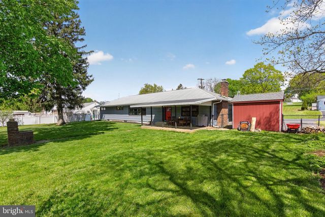 141 SIEGFRIED AVE, Nazareth, PA 18064