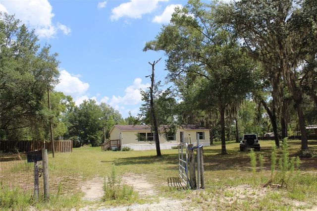 112 JUNIPER DRIVE, Hawthorne, FL 32640