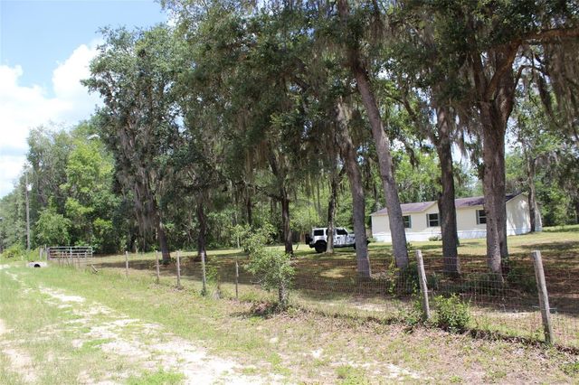 112 JUNIPER DRIVE, Hawthorne, FL 32640