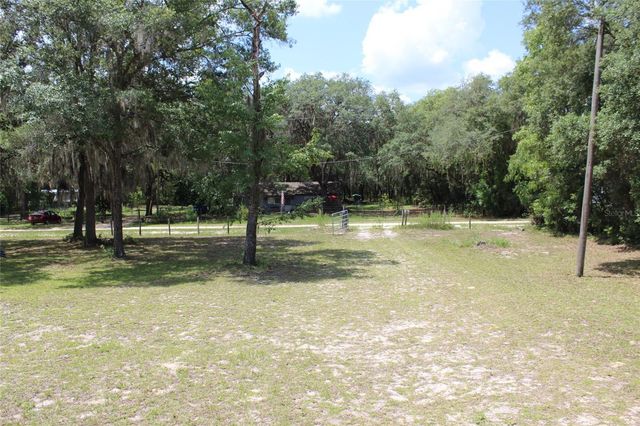 112 JUNIPER DRIVE, Hawthorne, FL 32640