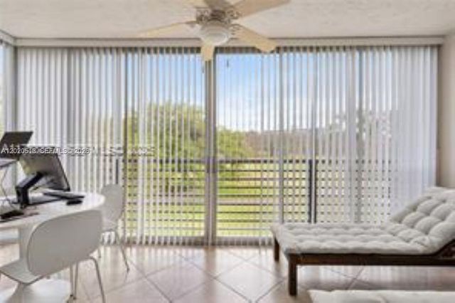 3800 Oaks Clubhouse Drive 307, Pompano Beach, FL 33069