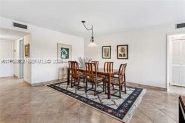 3800 Oaks Clubhouse Drive 307, Pompano Beach, FL 33069