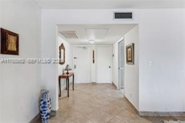 3800 Oaks Clubhouse Drive 307, Pompano Beach, FL 33069