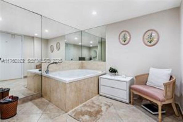 3800 Oaks Clubhouse Drive 307, Pompano Beach, FL 33069