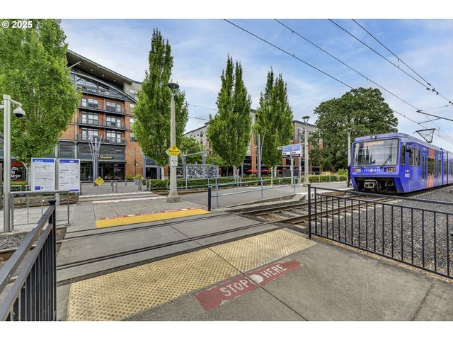 780 Ne 64TH Pl, Hillsboro, OR 97124