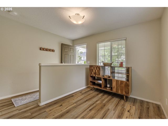 780 Ne 64TH Pl, Hillsboro, OR 97124