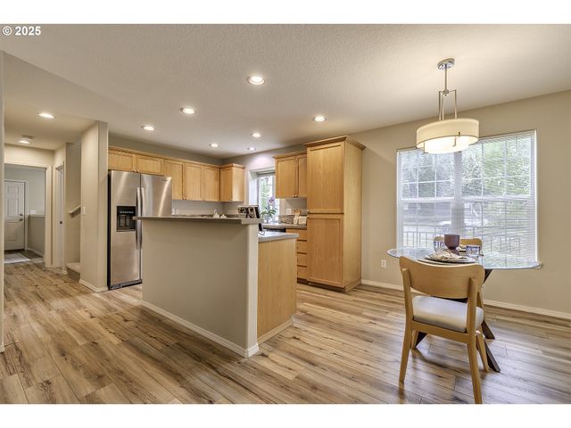 780 Ne 64TH Pl, Hillsboro, OR 97124