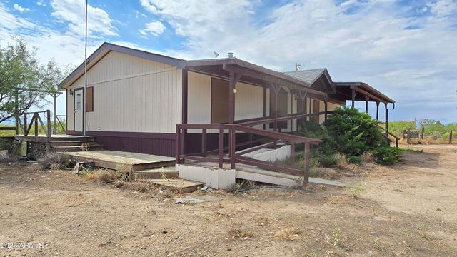 5008 N JOE HINES Road, Willcox, AZ 85643