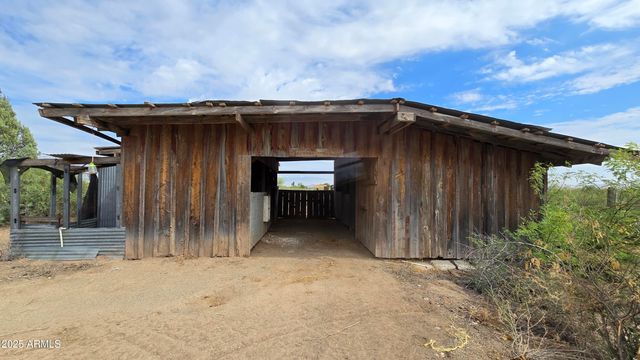 5008 N JOE HINES Road, Willcox, AZ 85643