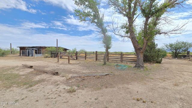 5008 N JOE HINES Road, Willcox, AZ 85643