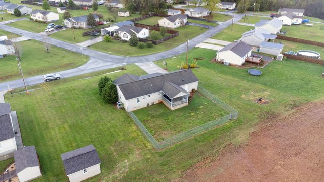 419 Strawberry Dr, Winchester, TN 37398