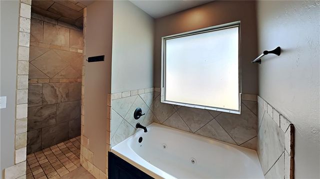 5709 Falkland Terrace, Edmond, OK 73034