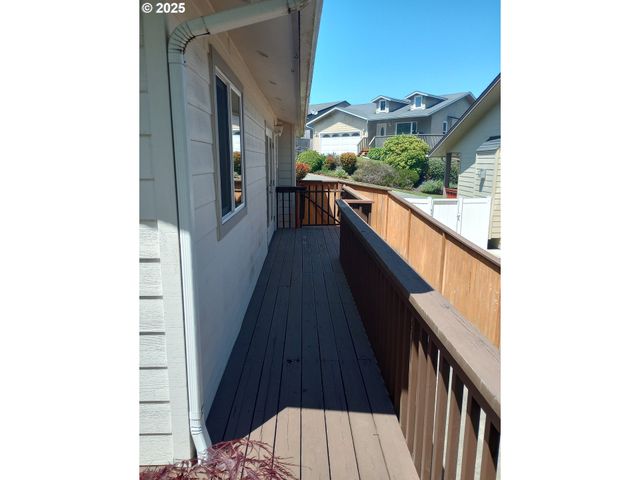 6756 JASMINE Ct, Brookings, OR 97415