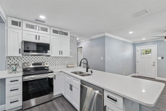 2205 N GRADY AVENUE, Tampa, FL 33607