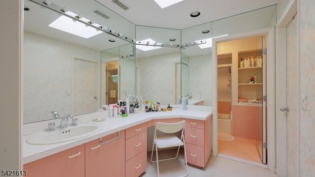 15 Glenview Dr, Warren Twp., NJ 07059