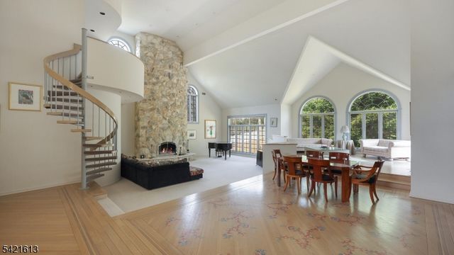 15 Glenview Dr, Warren Twp., NJ 07059
