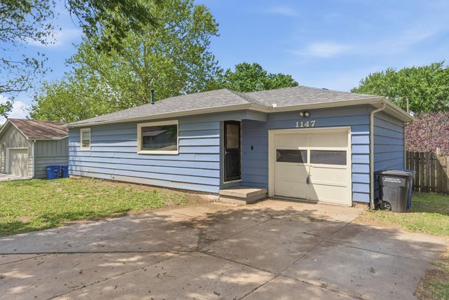 1147 Helen St, Augusta, KS 67010