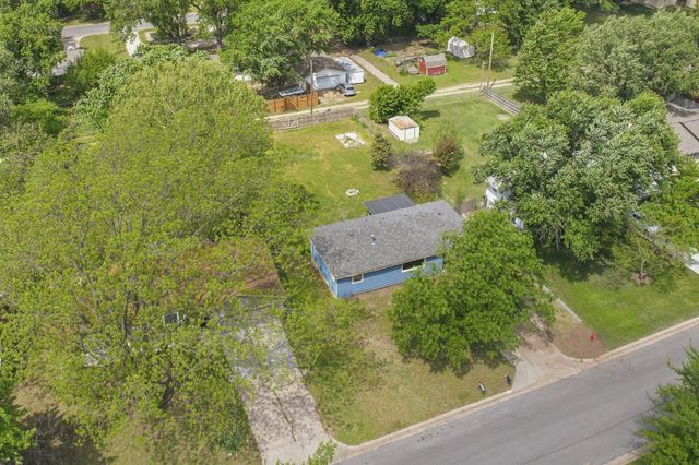 1147 Helen St, Augusta, KS 67010
