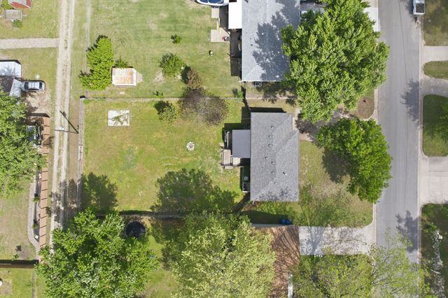 1147 Helen St, Augusta, KS 67010