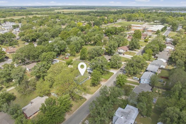 1147 Helen St, Augusta, KS 67010