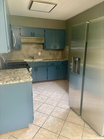 1147 Helen St, Augusta, KS 67010