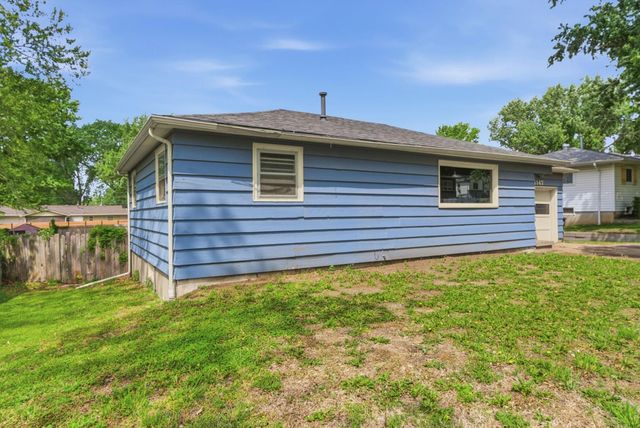 1147 Helen St, Augusta, KS 67010