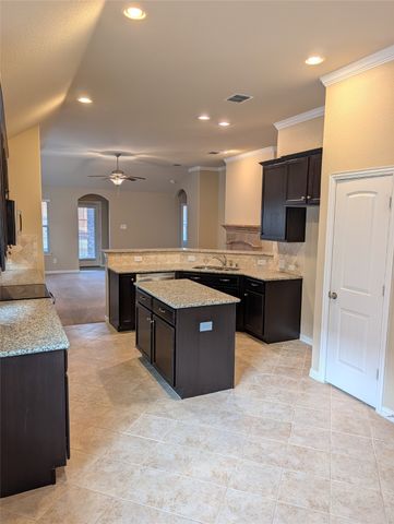 11821 Beach Street, Frisco, TX 75036