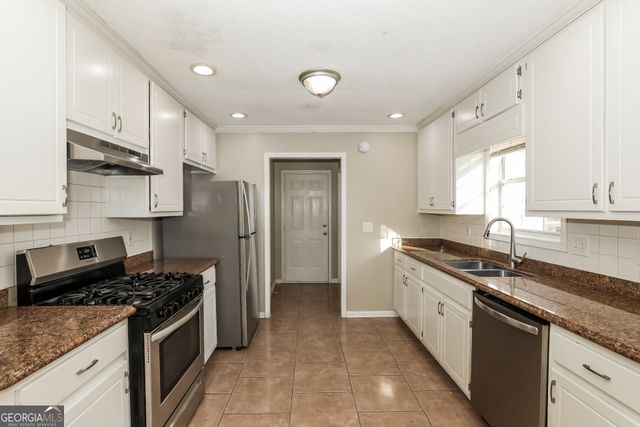 1085 Commons Court, Jonesboro, GA 30238