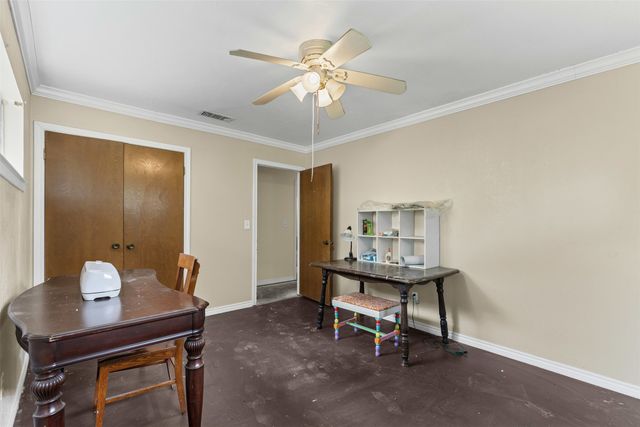 602 Greenbriar Avenue, Keene, TX 76059