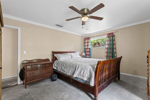 602 Greenbriar Avenue, Keene, TX 76059