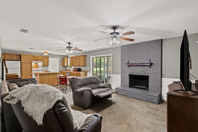 602 Greenbriar Avenue, Keene, TX 76059