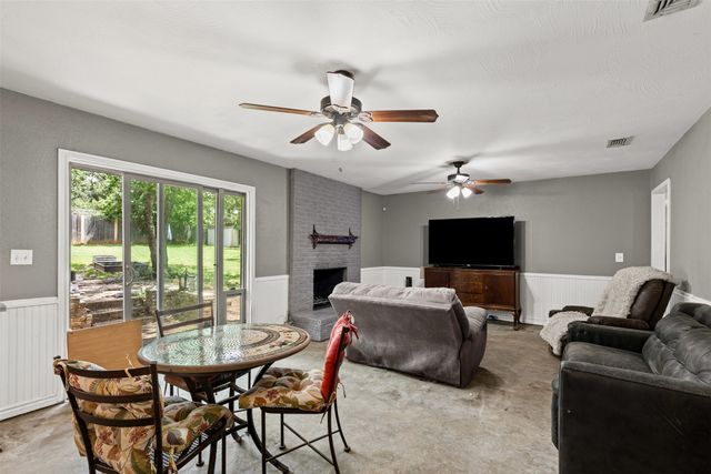 602 Greenbriar Avenue, Keene, TX 76059