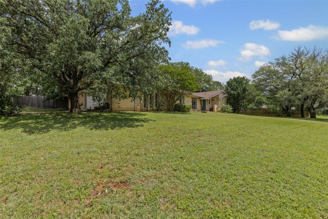 602 Greenbriar Avenue, Keene, TX 76059