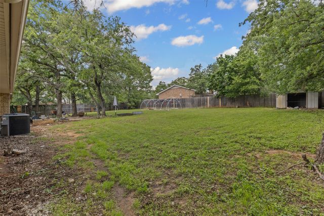 602 Greenbriar Avenue, Keene, TX 76059