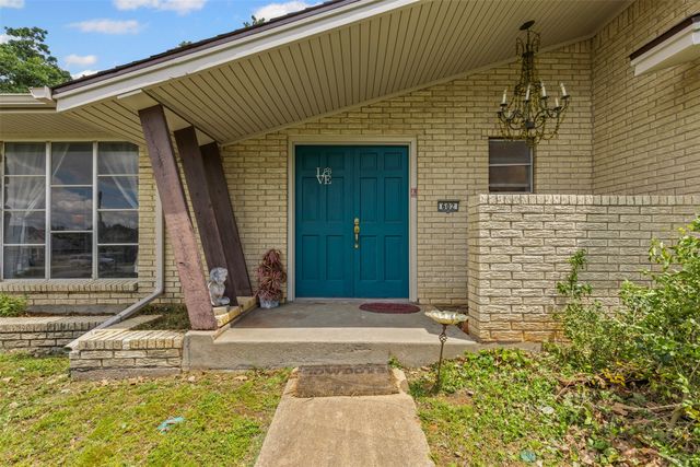 602 Greenbriar Avenue, Keene, TX 76059