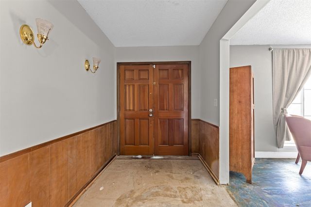 602 Greenbriar Avenue, Keene, TX 76059
