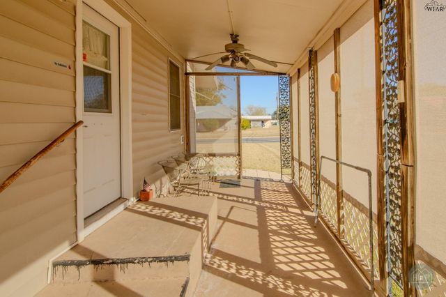 2728 CUMBERLAND STREET, Vernon, TX 76384