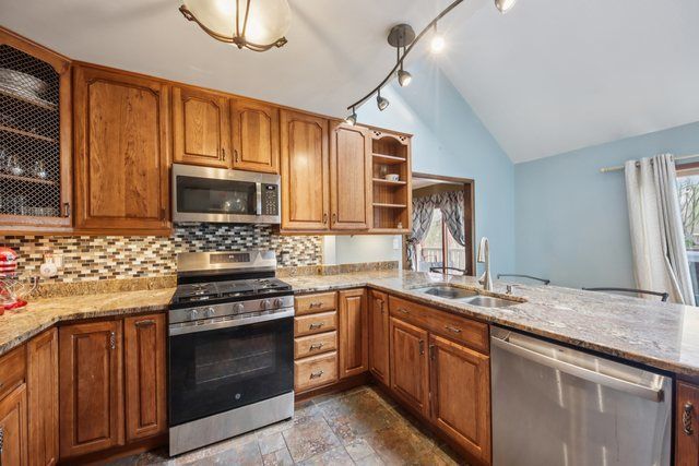 27884 W Riverside Drive, Antioch, IL 60002