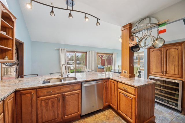 27884 W Riverside Drive, Antioch, IL 60002