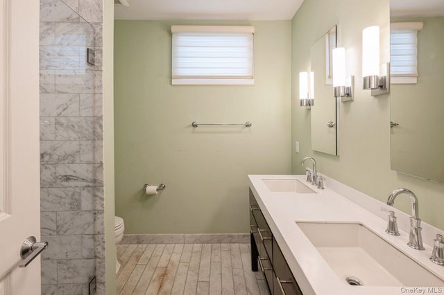 13 Island Point 13, Bronx, NY 10464