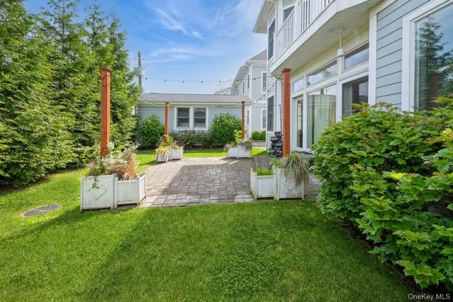 13 Island Point 13, Bronx, NY 10464