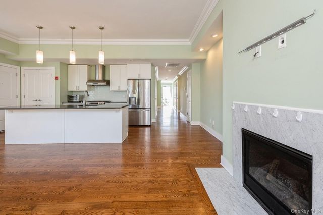 13 Island Point 13, Bronx, NY 10464