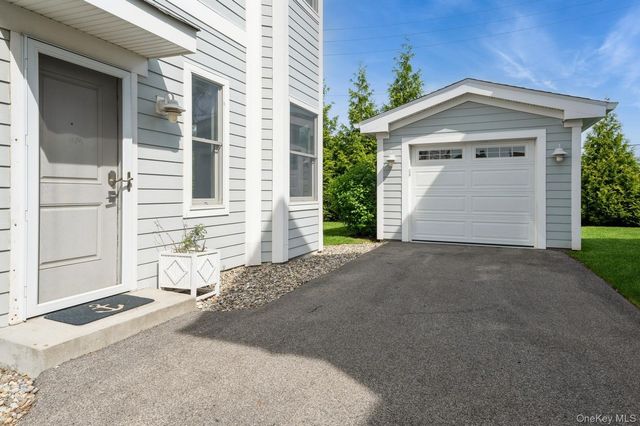 13 Island Point 13, Bronx, NY 10464