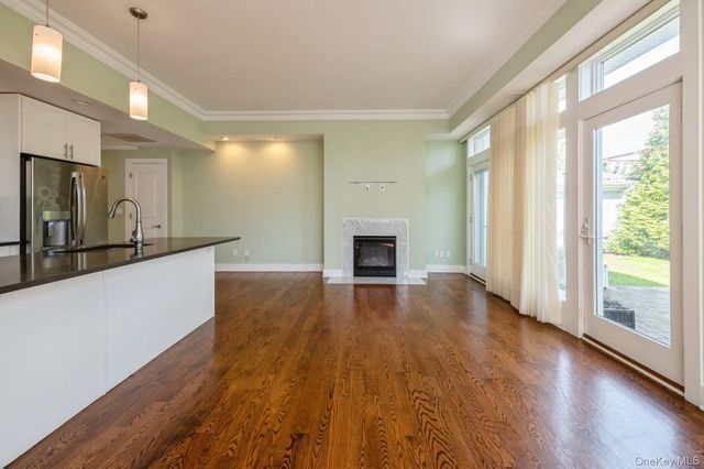 13 Island Point 13, Bronx, NY 10464